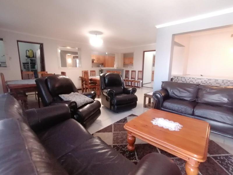 5 Bedroom Property for Sale in Fraaiuitsig Western Cape
